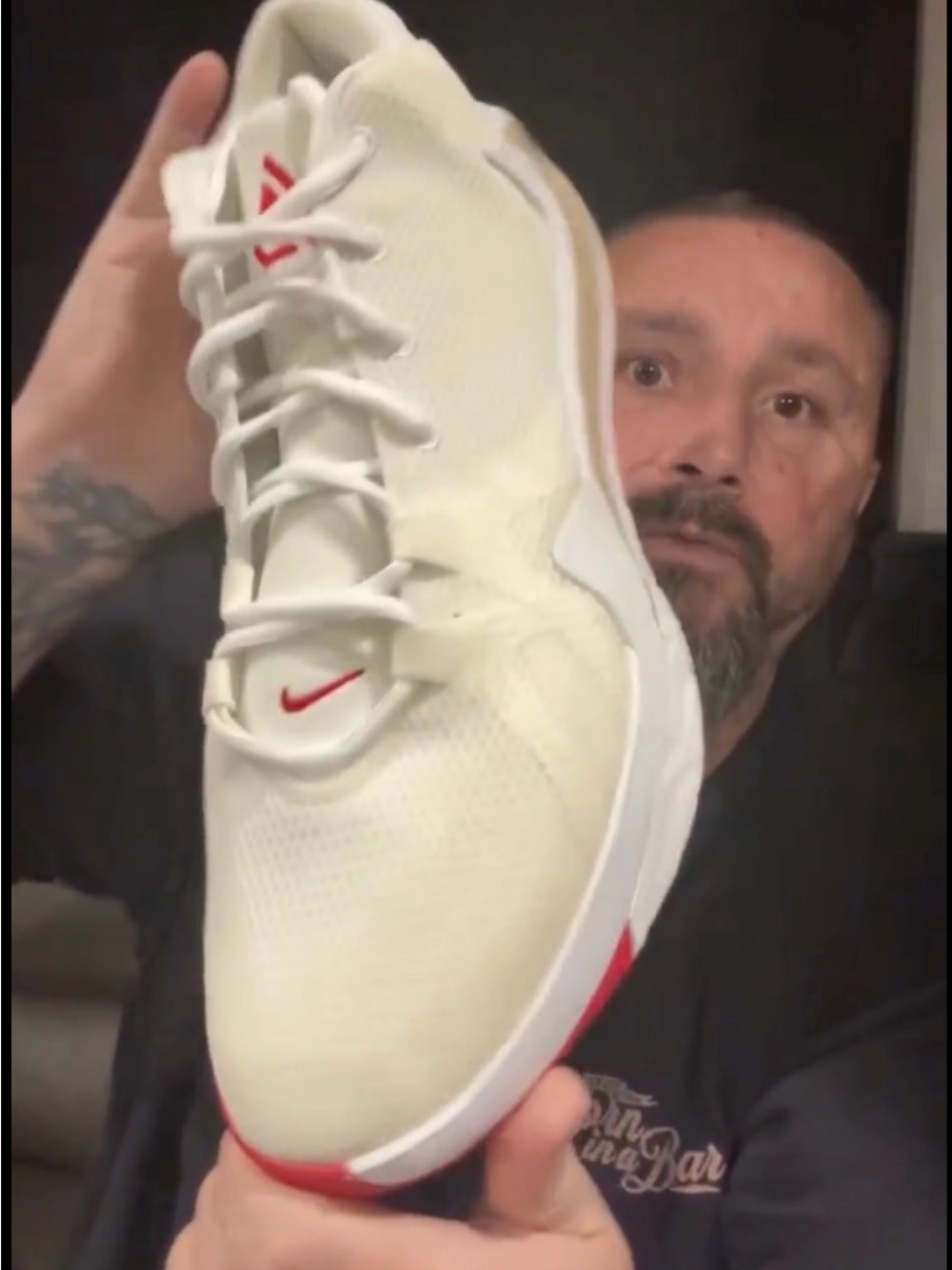 Nike Men’s Cream and Red Low-Top Sneakers